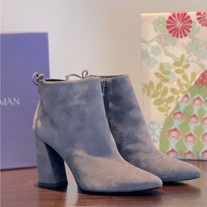 Stylish ankle boot.